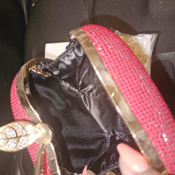 Elegant Red Crystal Clutch - Picture 2 of 3